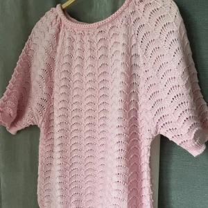 Ljusrosa stickad topp  - Supersöt ljusrosa stickad topp🌸🩷