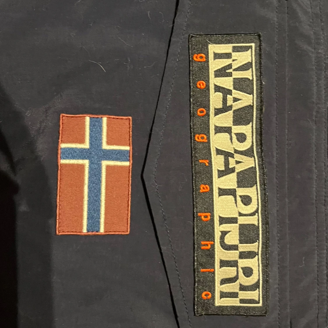 Mörkblå vinterjacka från Napapijri - 1