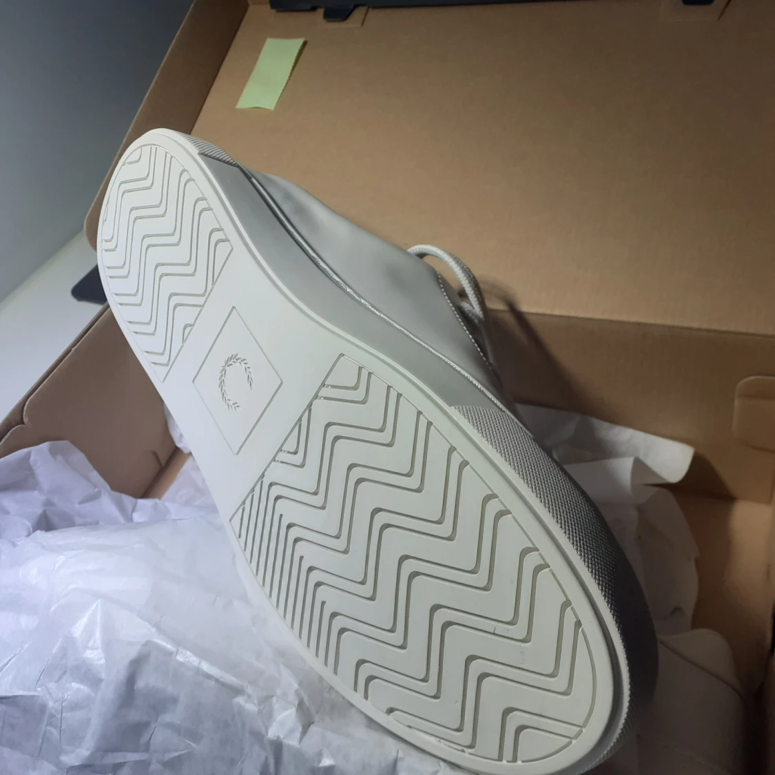 Vita sneakers från Fred Perry - 2