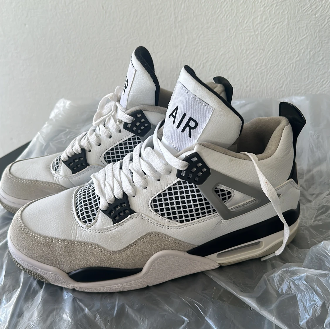 Nike Air Jordan 4 vit/svart/grå - 1