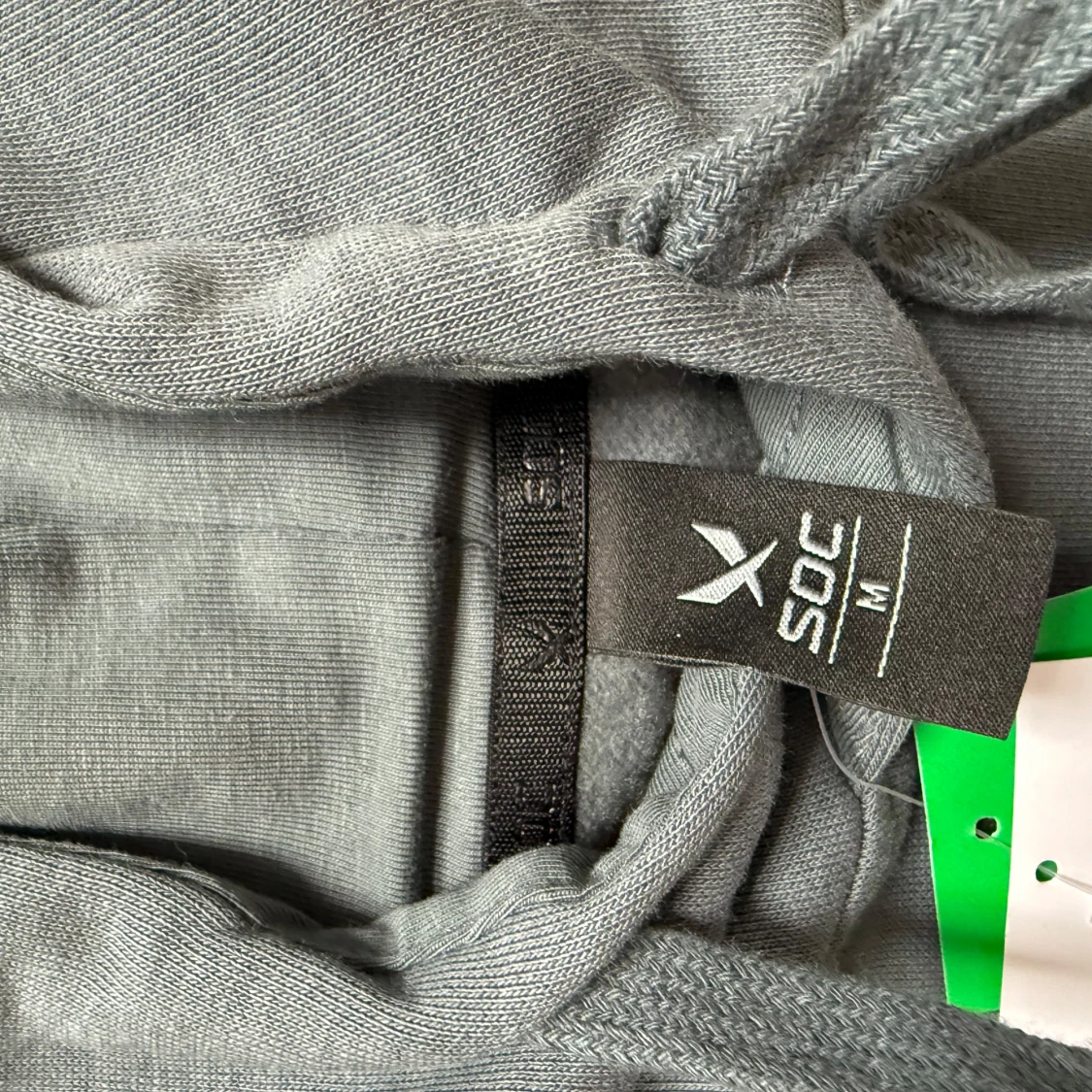 Mörkgrå hoodie från SOC i bomull - 1