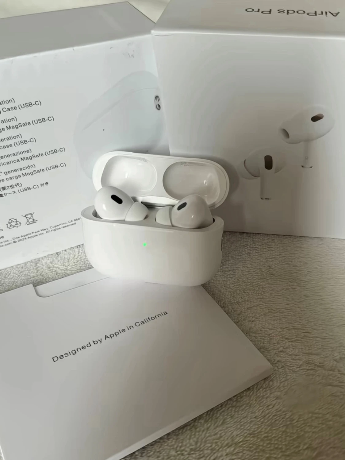 AirPods Pro (2nd generation, USB-C) - 1