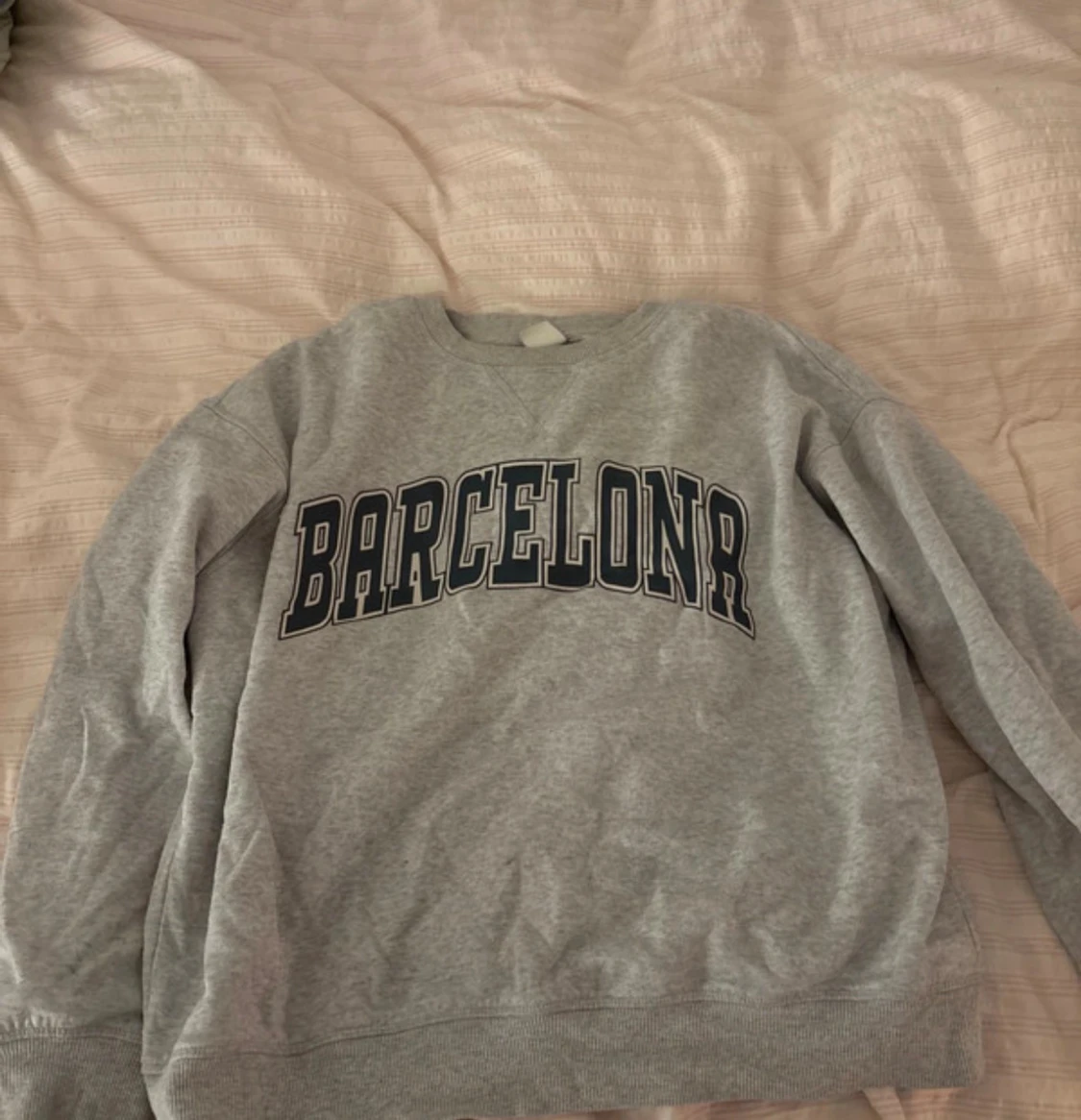  Grey “Barcelona” Sweatshirt – Size M – H&M - 1