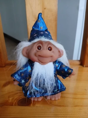 DAM Troll . 150 kr  - Dam troll. 