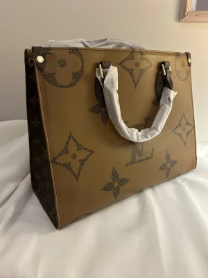 Handväska - Säljer en ny skicka väskan 