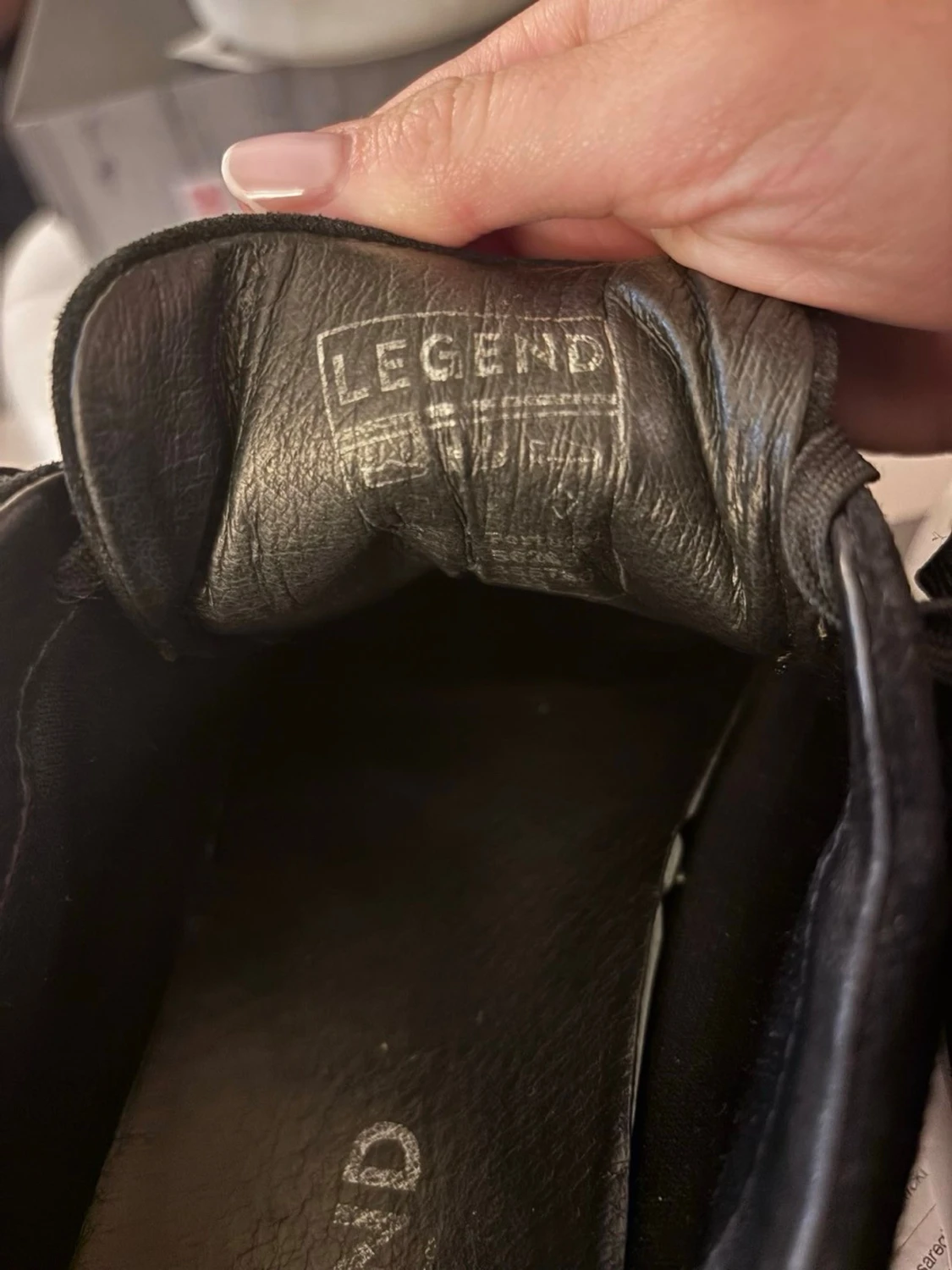 Svarta sneakers från Legend - 1