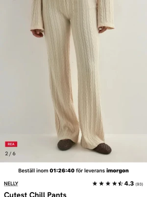 byxor  - ett par snygga byxor från nelly. helt slutsålda 