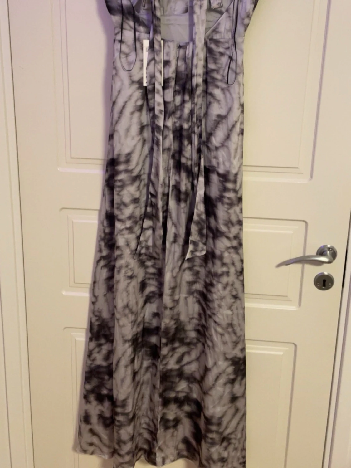 Lång batikmönstrad klänning