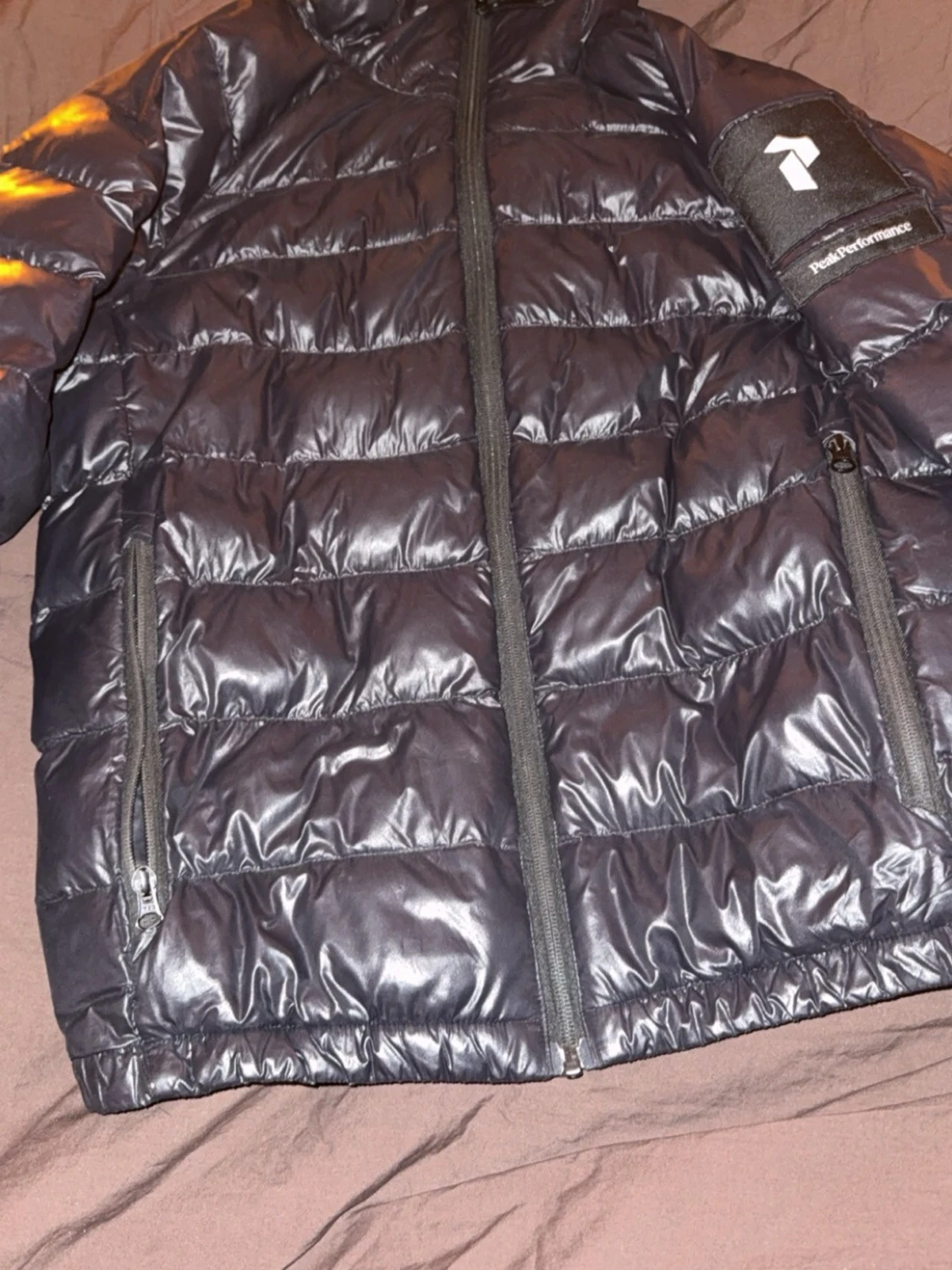 Svart dunjacka Peak Performance - 1