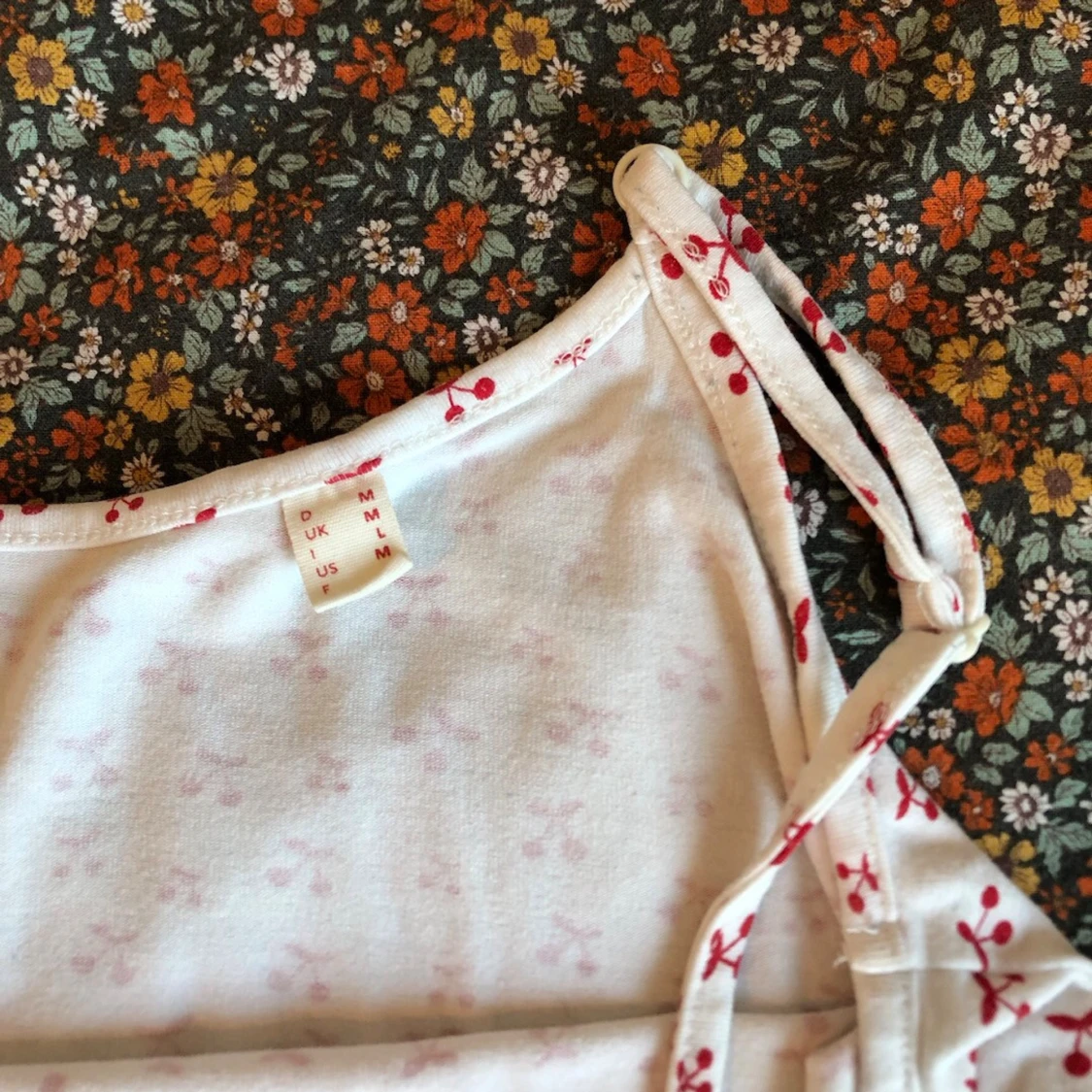 Cherry top/ topp körsbär/ mönstrat linne/ y2k/ 2000s, Esprit - 4