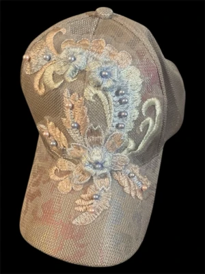 Vacker keps - Super snygg keps med fin design på❤️storleken går att justera❤️