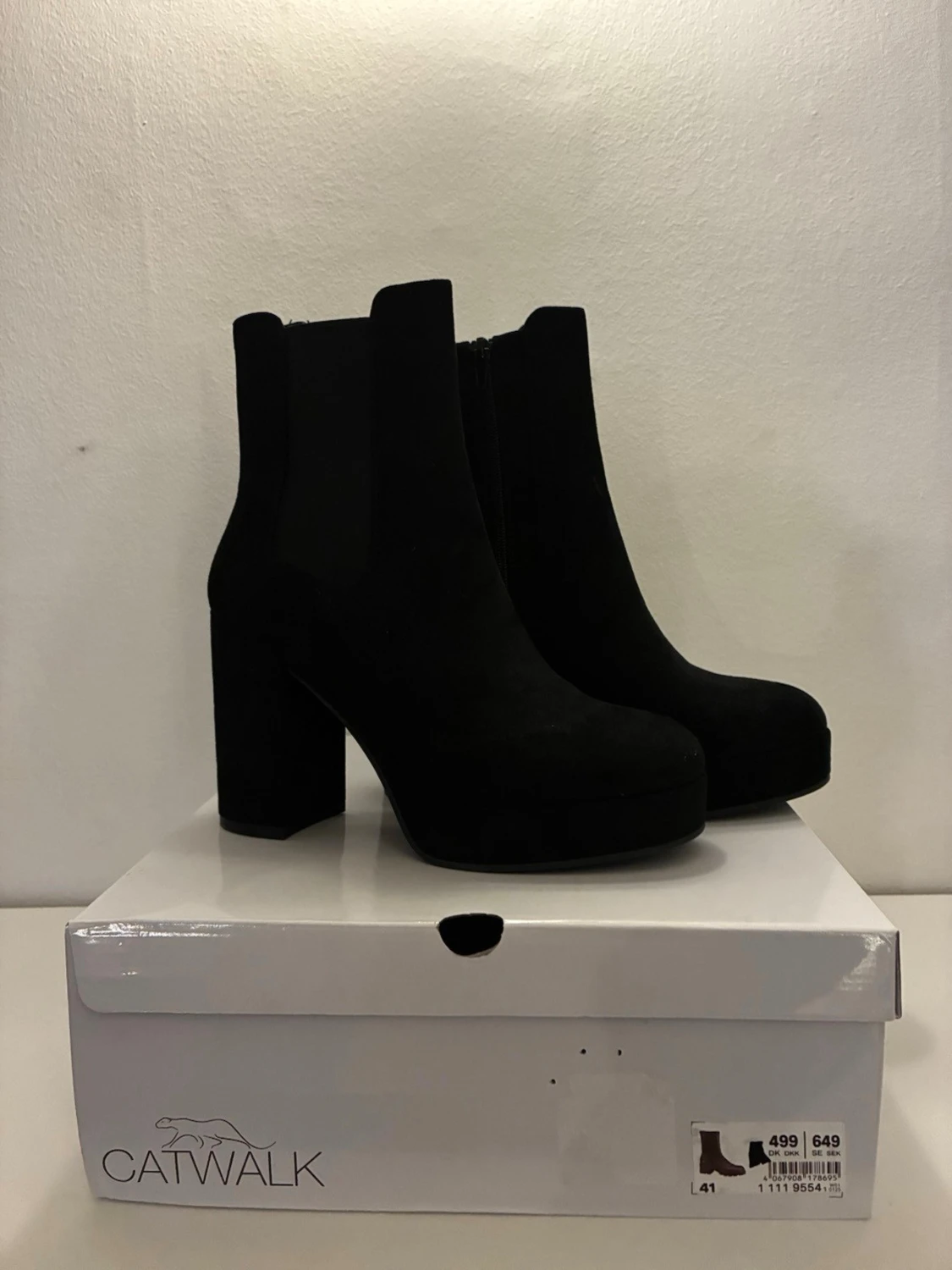 Svarta chelsea boots från Catwalk