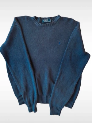 Marinblå Polo Ralph lauren tröja - Tjena säljer en snygg Polo Ralph lauren tröja som inte har några defekter och är äkta. Säljer den då den inte passar mig. Nypris 1899kr. Skriv vid frågor o funderingar 