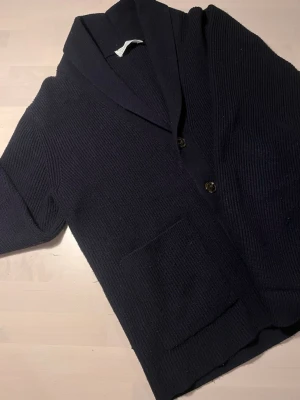 Pier One Kofta - Tja, säljer denna schyssta pier one koftan | Nypris: 600:- | Storlek S | Knappt använd mer än 5 ggr | Skicka ett PM angående frågor ev fler bilder // L&T