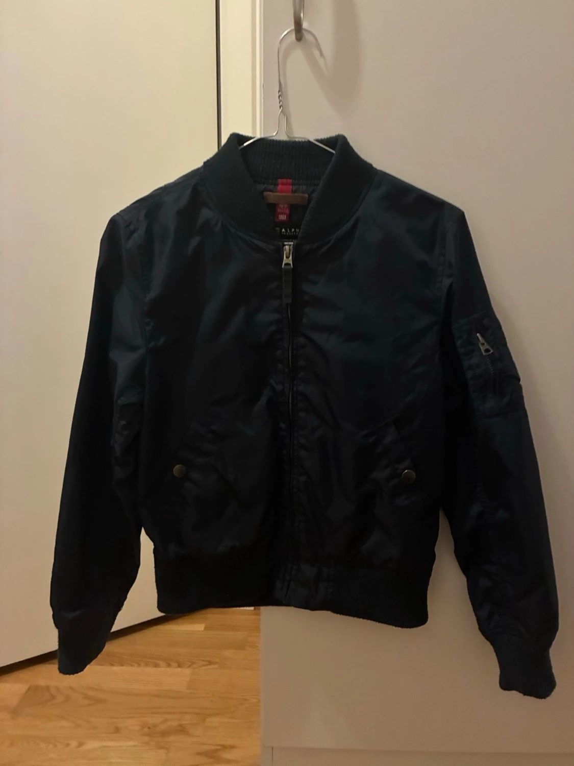 Svart Alphajacka - 1