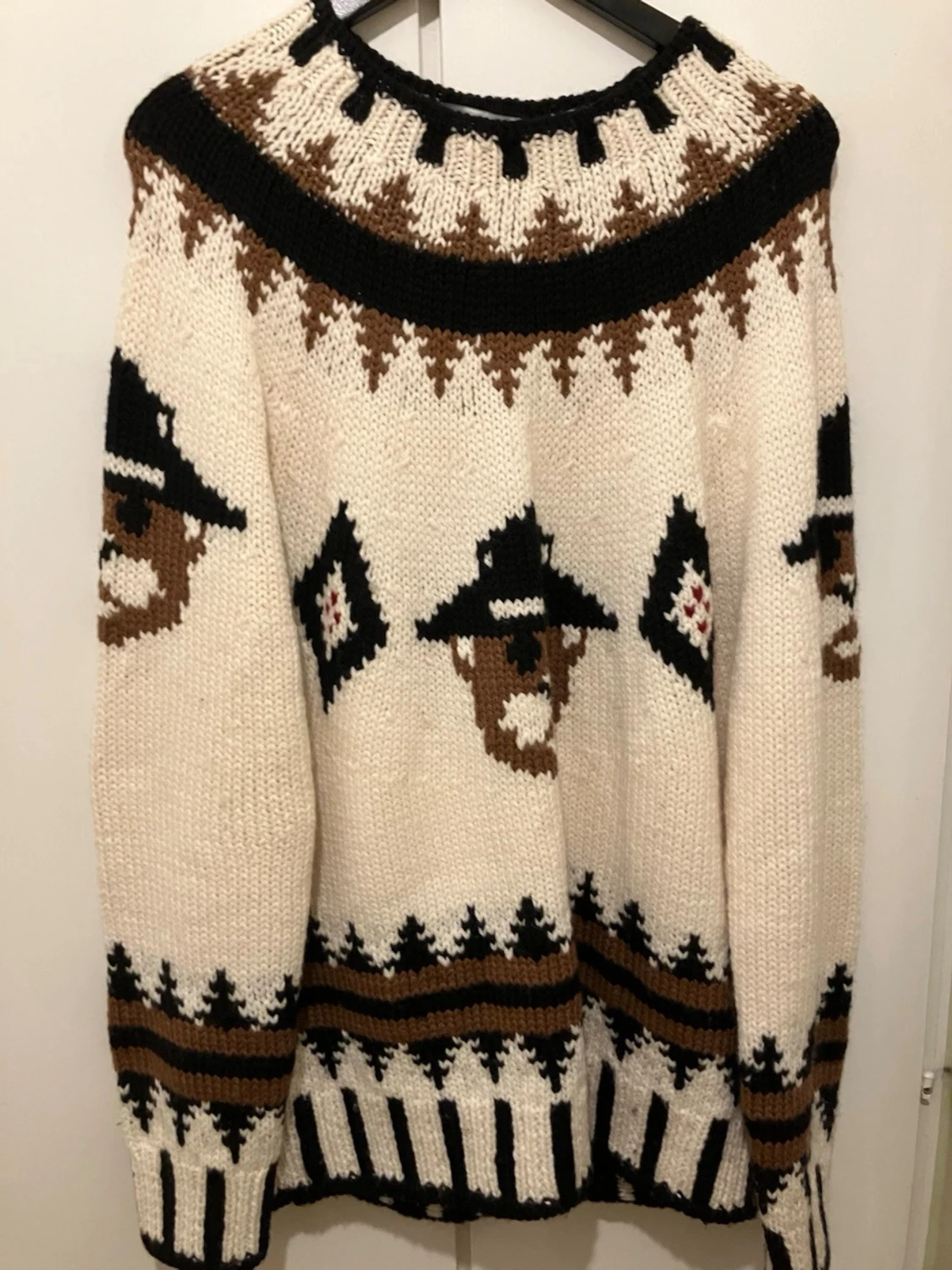 Stickad tröja med björnmönster - 1