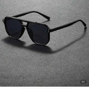 Svarta pilotbågar solglasögon - Säljer mina svarta solglasögon då jag inte har nån användning för dom längre, kom med prisförslag💓