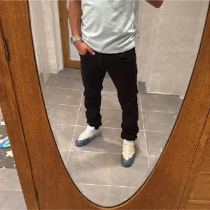 Replay jeans  - Ett par snygga byxor från Replay i storlek W30 L32 i modellen Anbbas 