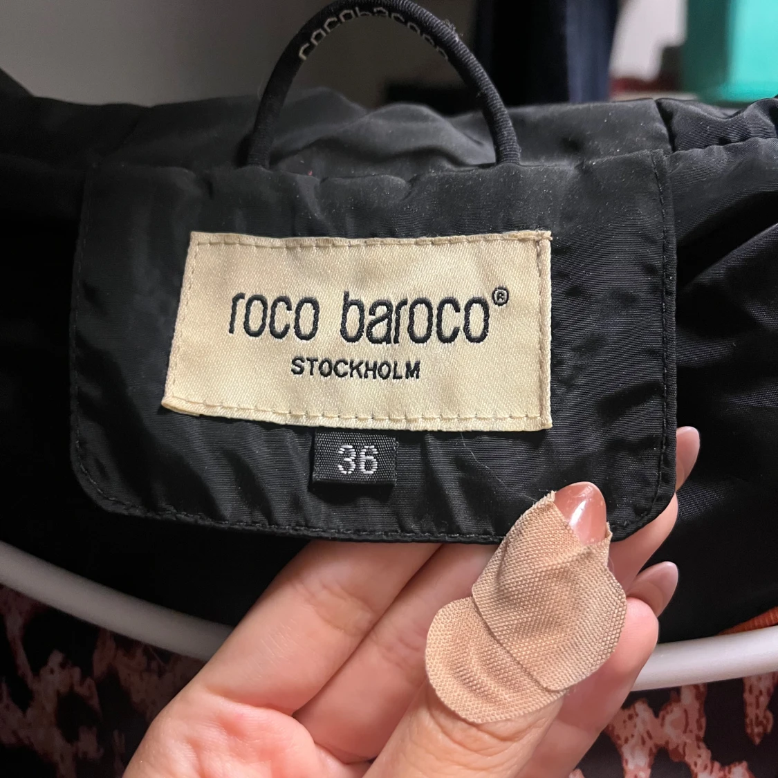 Svart pufferjacka med leopardfoder - 4