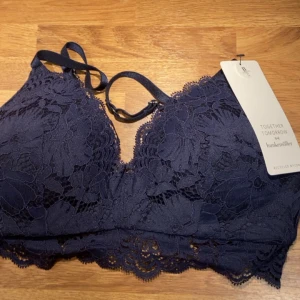 Set från Hunkemöller  - Bh storlek 75B trosan xs