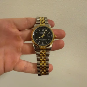 Rolllleeeeeeeeeee% - Klocka, behöver nytt batteri 36mm