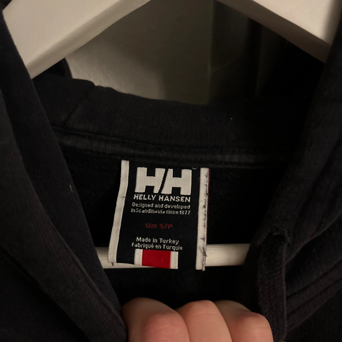 Svart hoodie från Helly Hansen  - 2