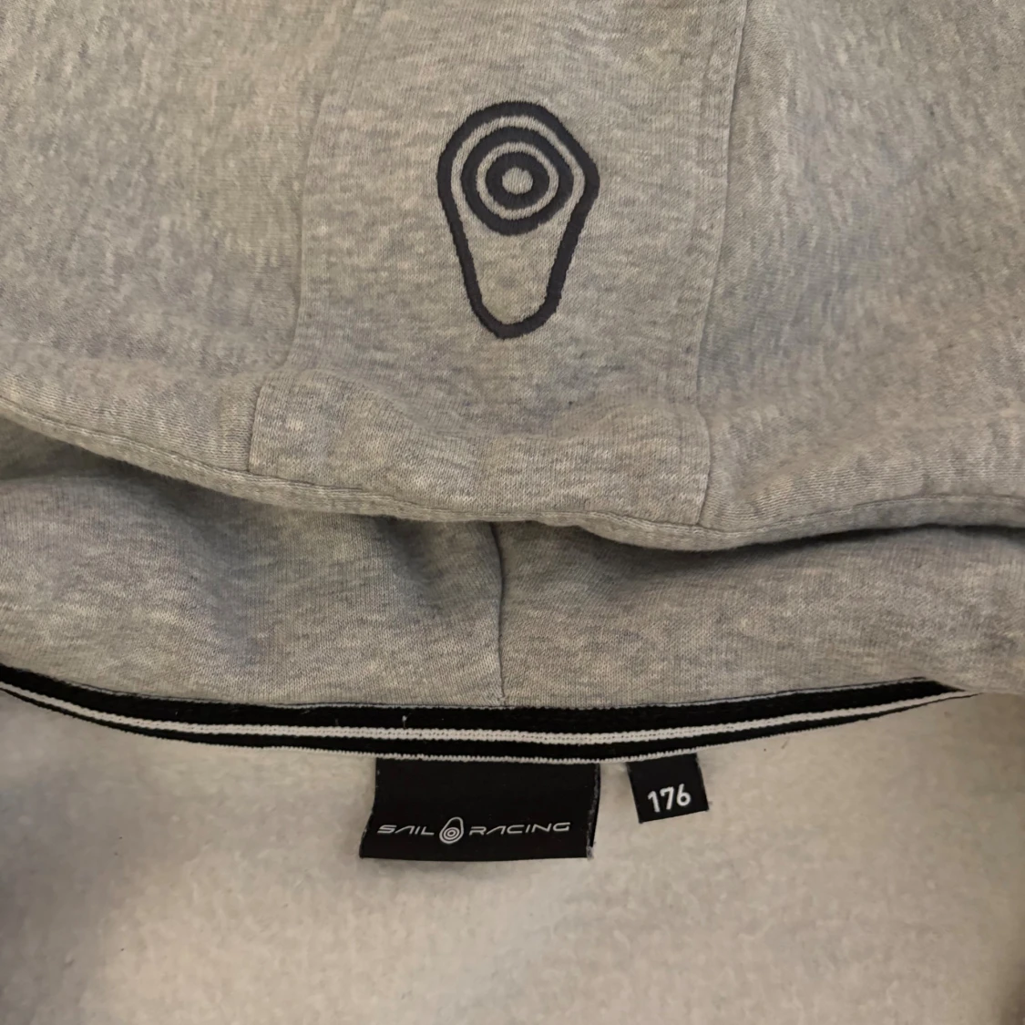 Grå Sail Racing hoodie - 3