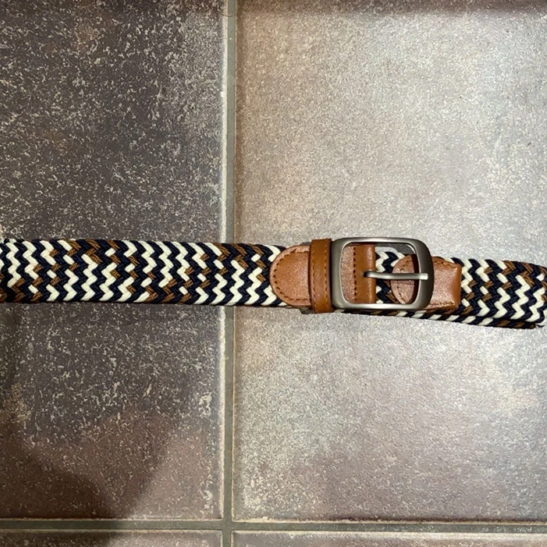 Flätat bälte mörkblå/vit/brun - 1
