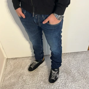Replay jeans   - Replay Jeans | skick 9/10 | Storlek 31/32 | Pris - 499kr | Modellen är ca 178cm lång | Hör av dig vid minsta fråga eller fundering!!