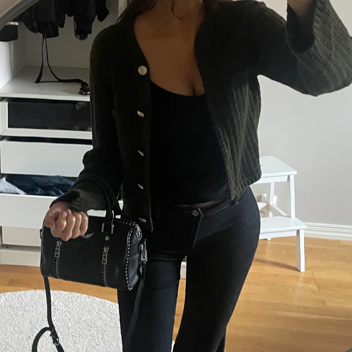 Mörkgrön cardigan kofta med guldknappar - 2