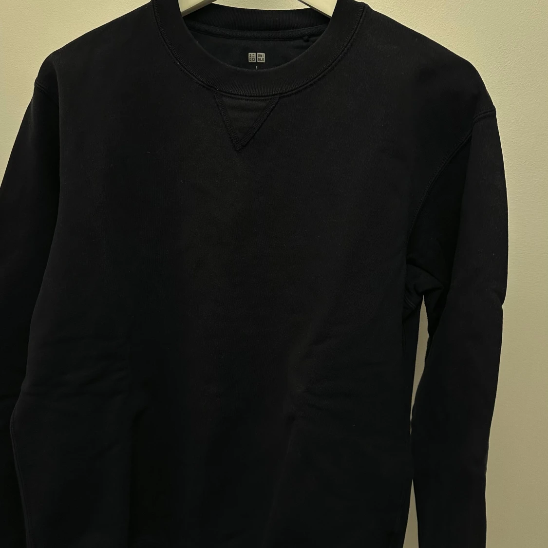 Mörkblå sweatshirt från Uniqlo, stl S - 1
