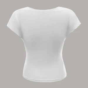 Vit topp med öppen rygg - Säljer en vit topp med korta ärmar och en snygg öppen rygg. Toppen har en figurnära passform. Storlek S, aldrig använd.