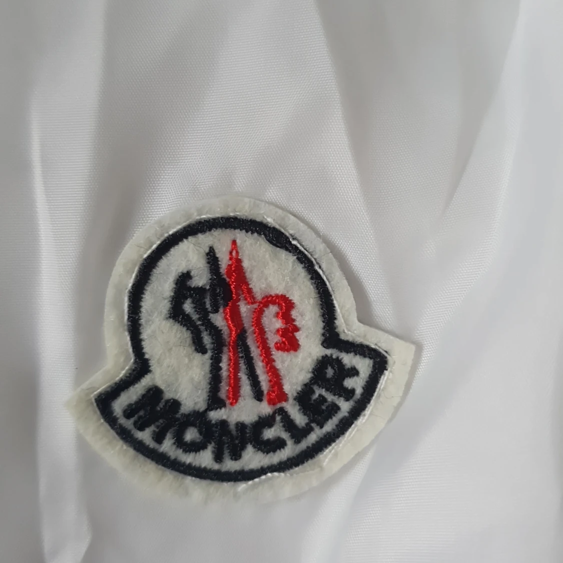 Vit vindjacka från chase med huva - 3