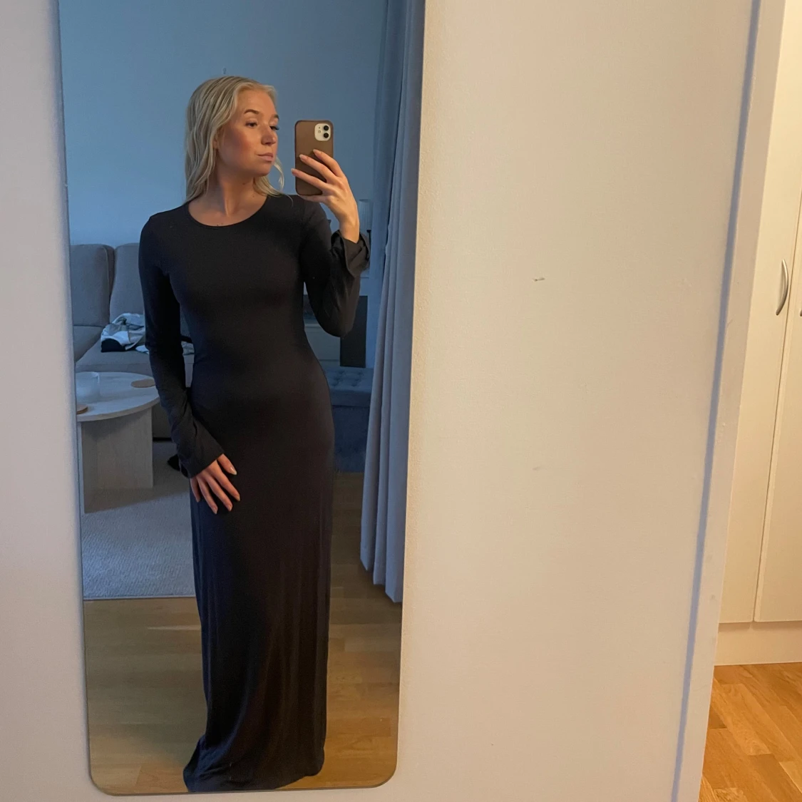  långärmad maxiklänning 