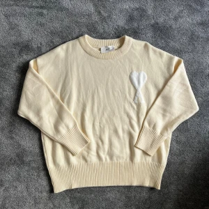 Ami Paris tröja - Helt ny, storlek S