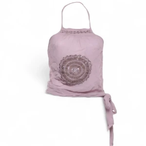 Vintage Ljuslila/rosa halterneck topp från indiska - Supersöt ljuslila/ros halterneck topp med knyt i sidan. 