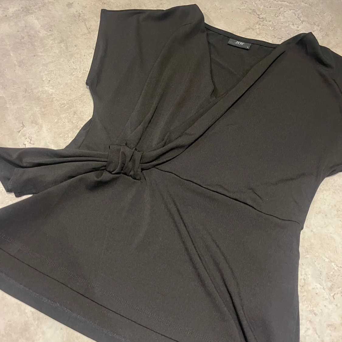 Svart omlottopp från JDY - 1