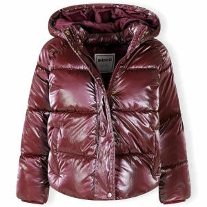Vinröd vinterjacka - Snygg vinröd pufferjacka från Minoti med glansig finish och huva. Skriv för fler bilder🫶🏻