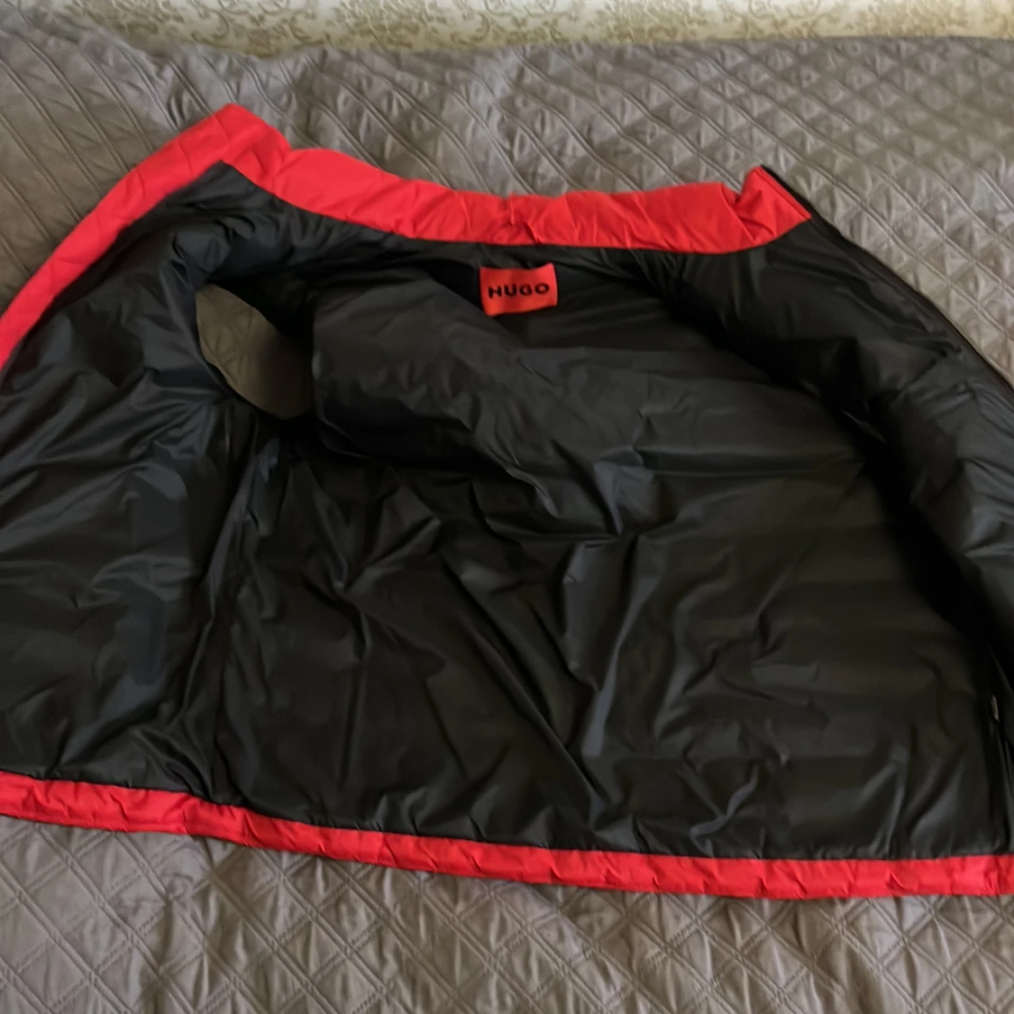 Röd dunväst från HUGO - 2