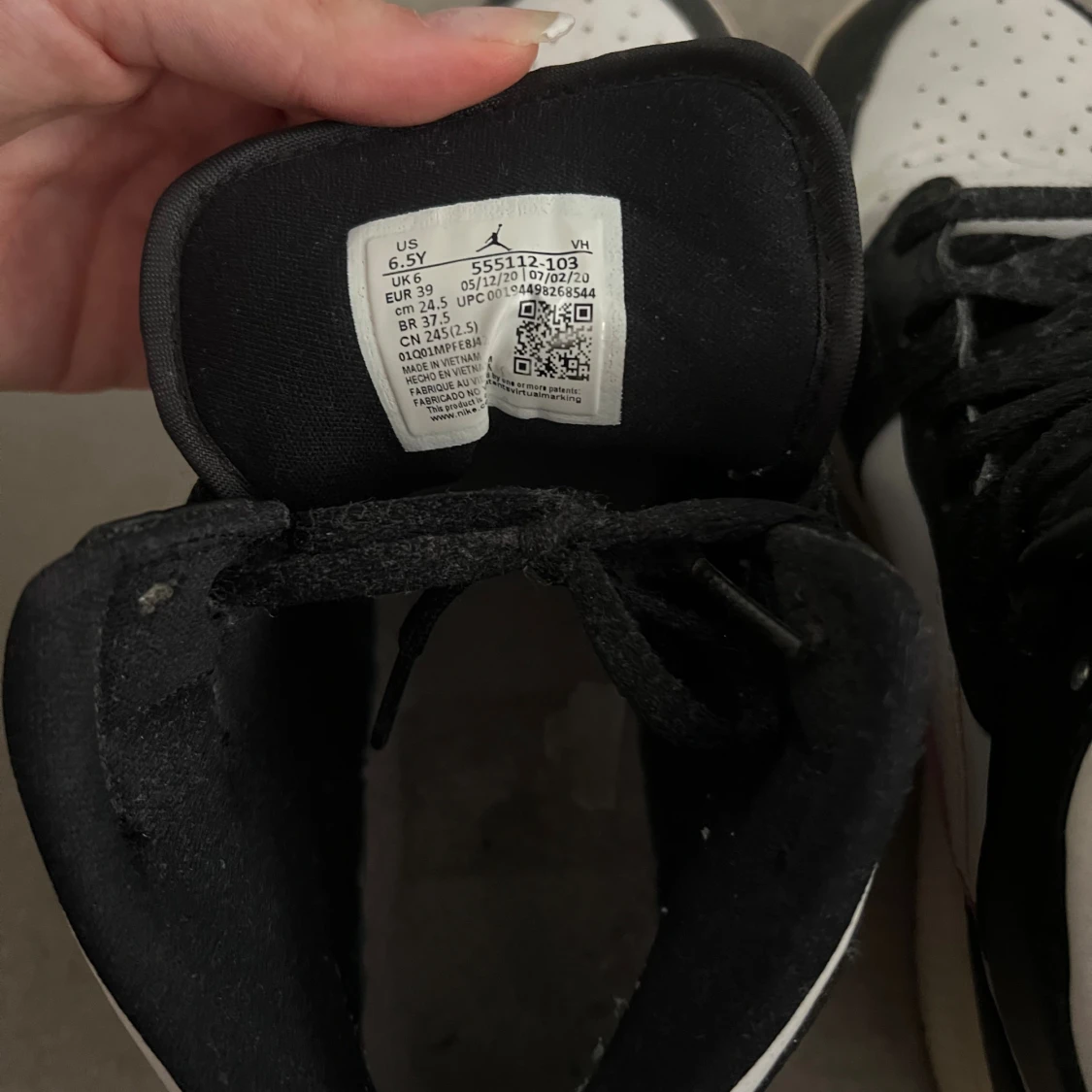 Nike Air Jordan 1 svart/vit/rosa - 2