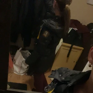 Para jumper long bear - Ganska bra sick de är luvan som är lite sliten och har tappat lite päls. Den är i storlek s men passar xs och m. Pris kan diskuteras!