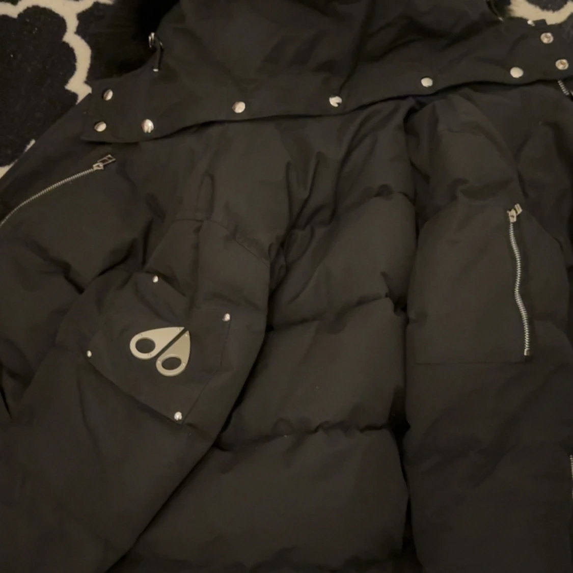 Svart dunjacka från Moose Knuckles - 3
