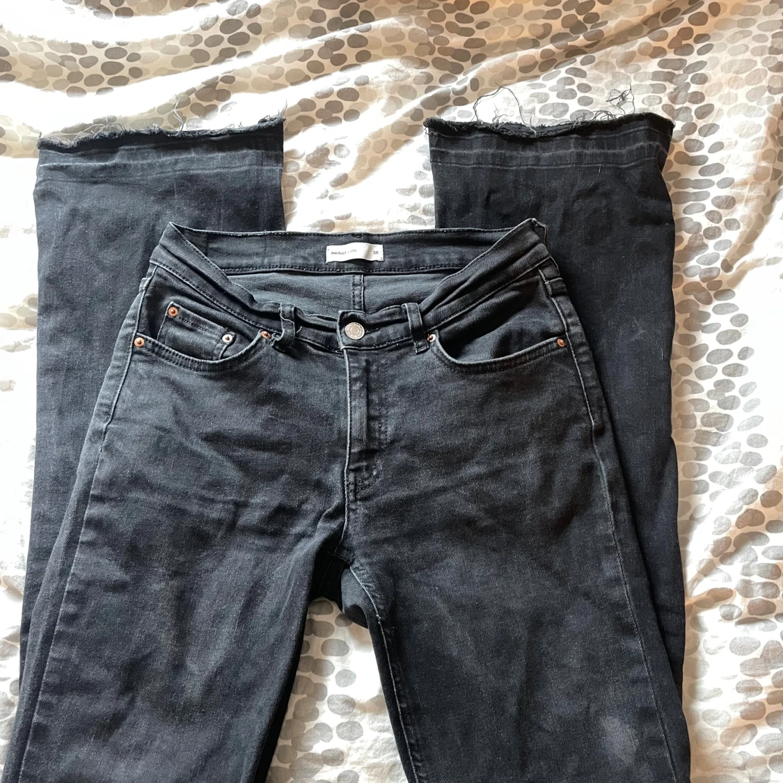 Svarta bootcut jeans - 1