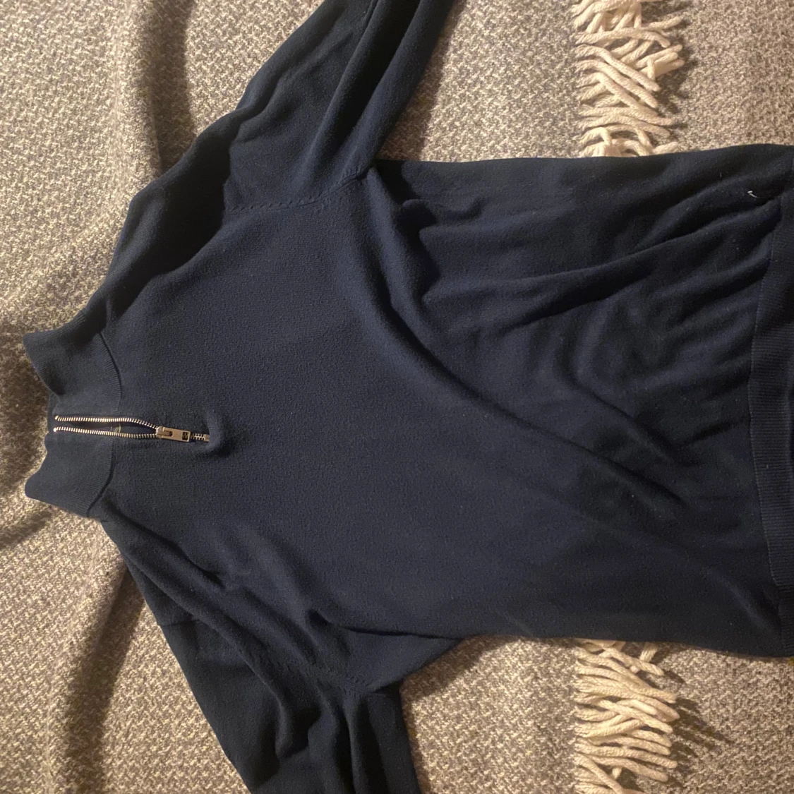 Mörkblå långärmad half zip tröja från Jack&Jones 