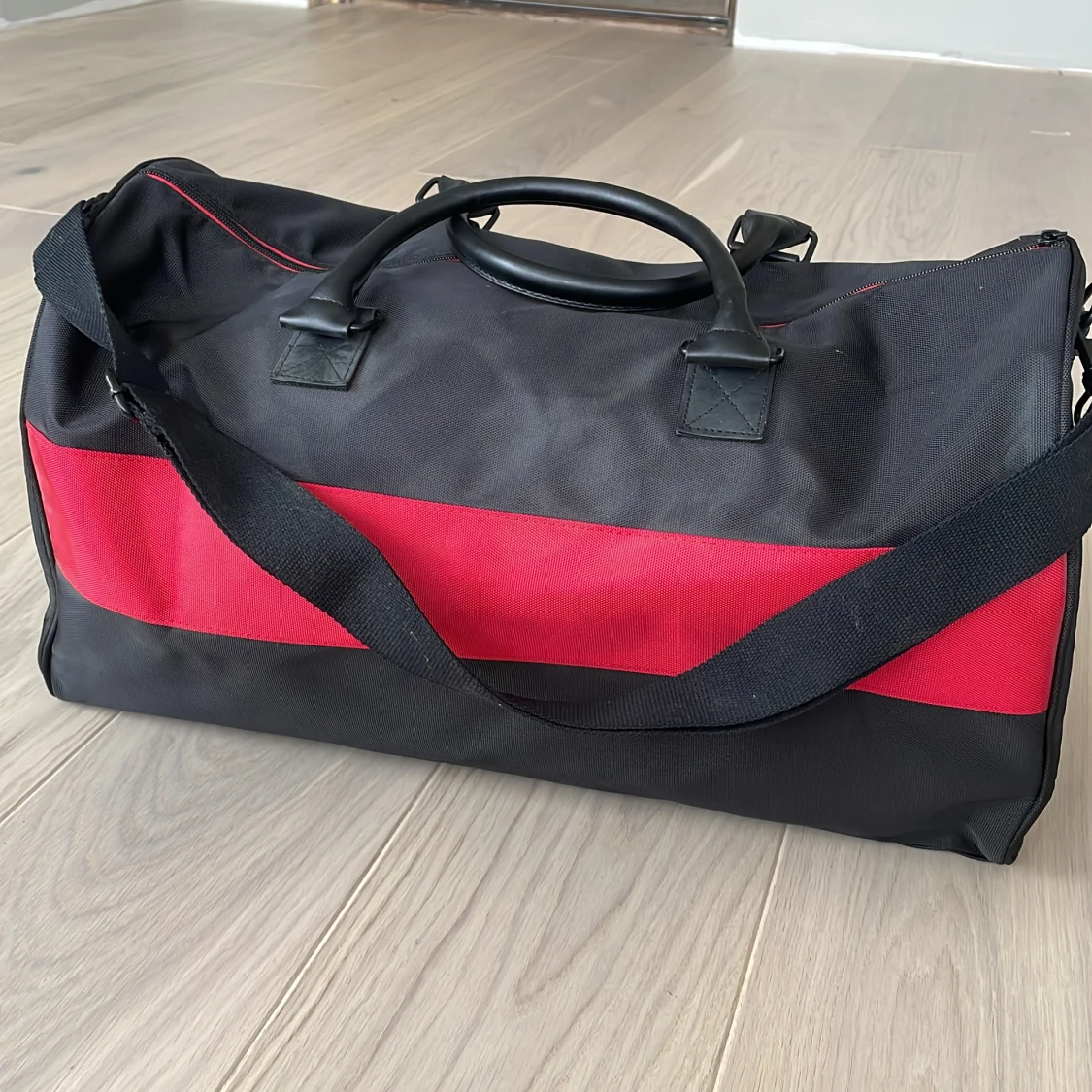 Svart och röd weekendbag från Polo Ralph Lauren - 1