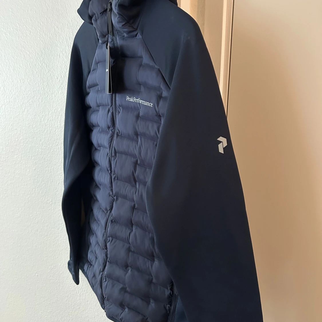 Marinblå Peak Performance jacka  - 1