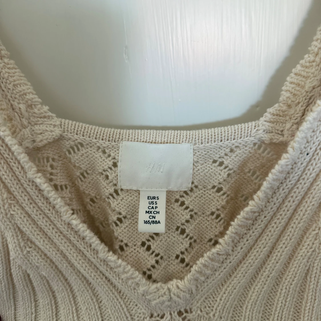 Beige virkad linnetopp från H&M - 2