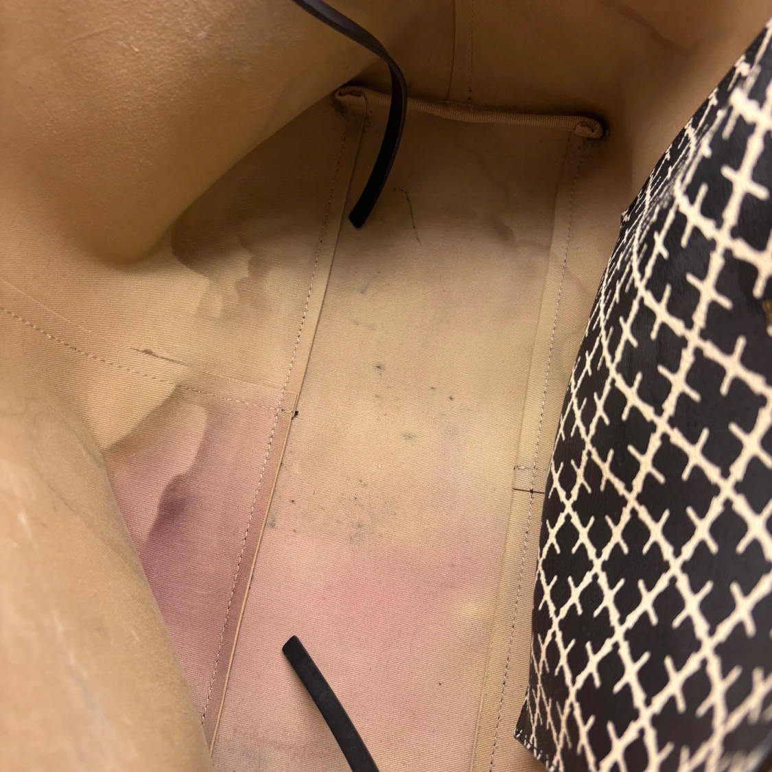 Svartvit axelväska från By Malene Birger - 4