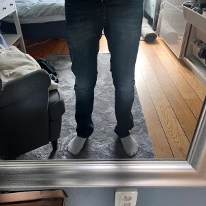 Jeans - Säljer ett par snygga G-star raw jeans i storlek W29 L32. Tveka inte på att höra av dig!