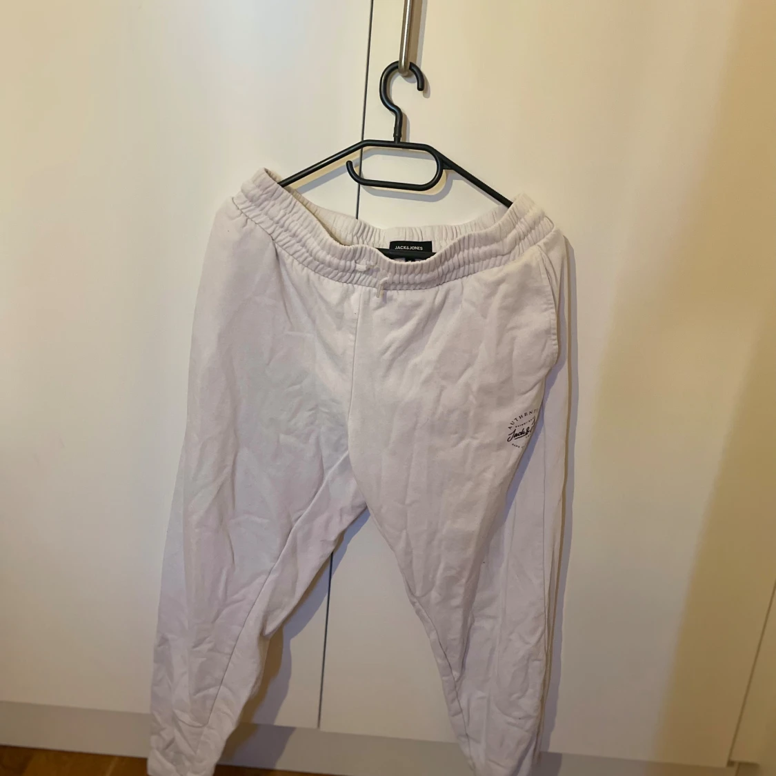 Vita mjukisbyxor från Jack & Jones - 1